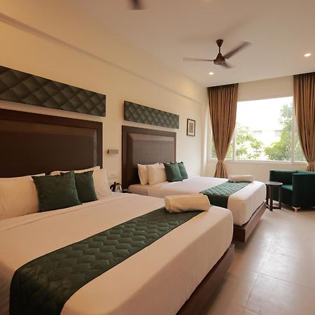 Hotel Aavudai Grand Aralvaimozhi Ngoại thất bức ảnh