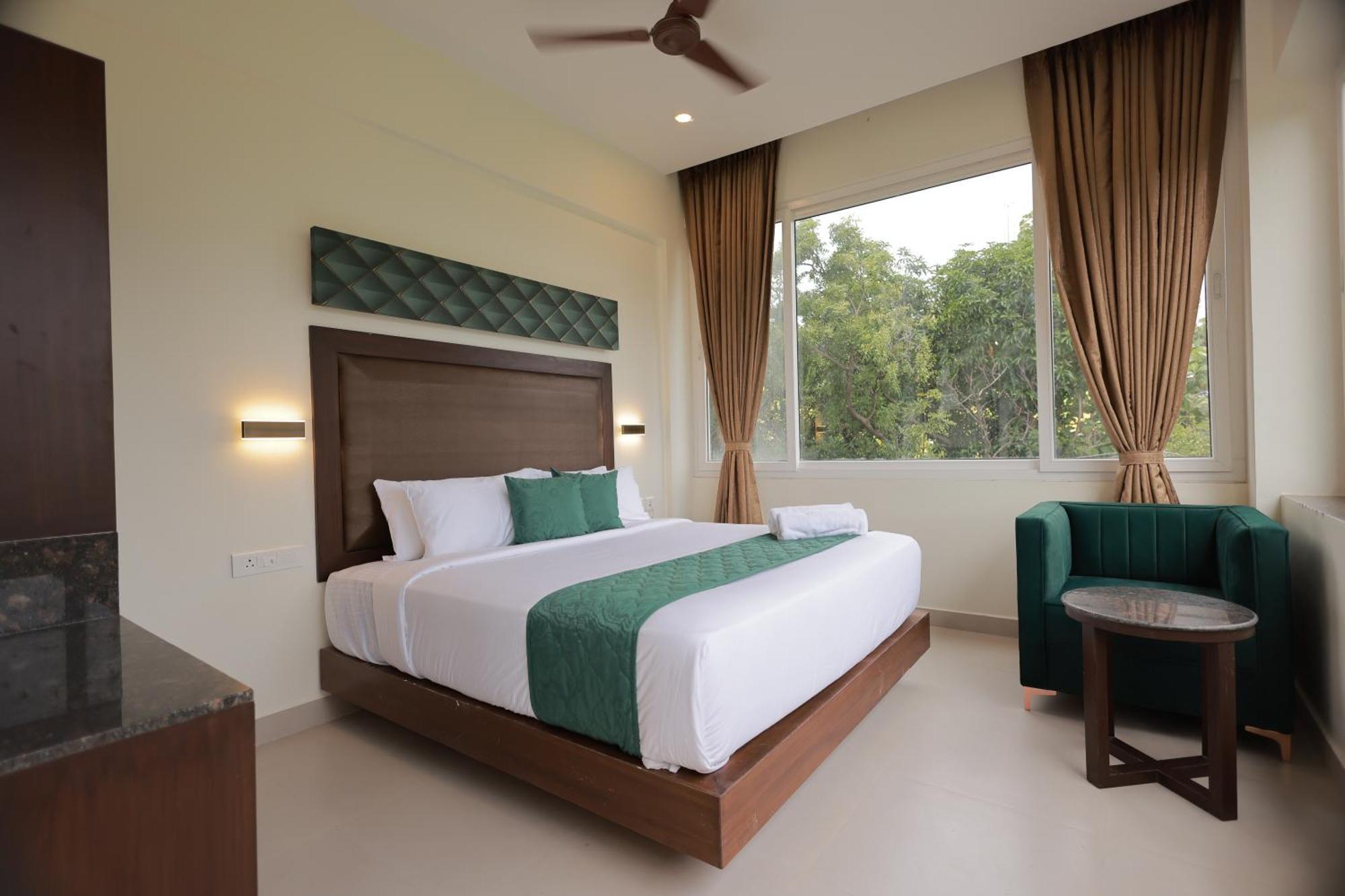 Hotel Aavudai Grand Aralvaimozhi Ngoại thất bức ảnh