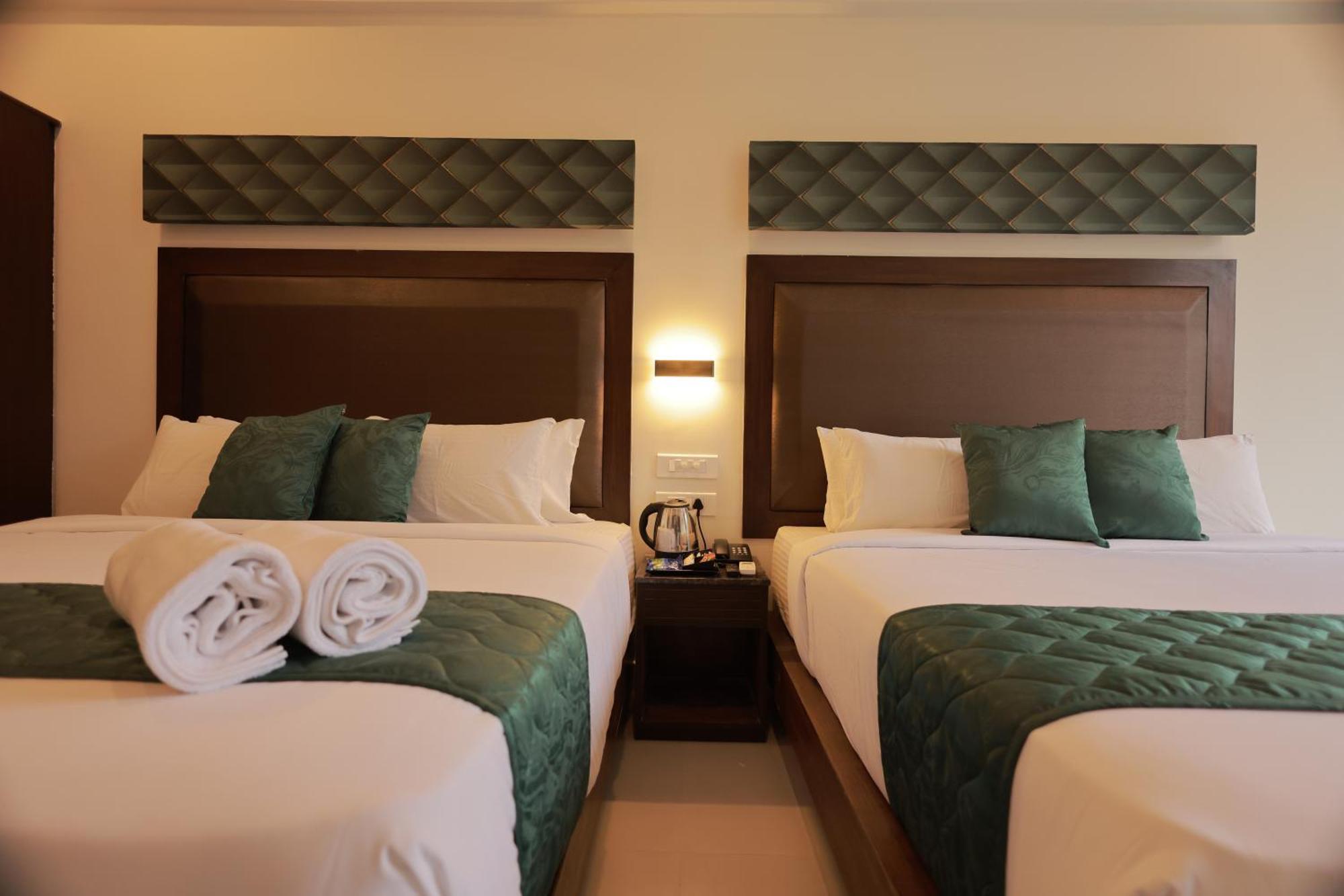 Hotel Aavudai Grand Aralvaimozhi Ngoại thất bức ảnh