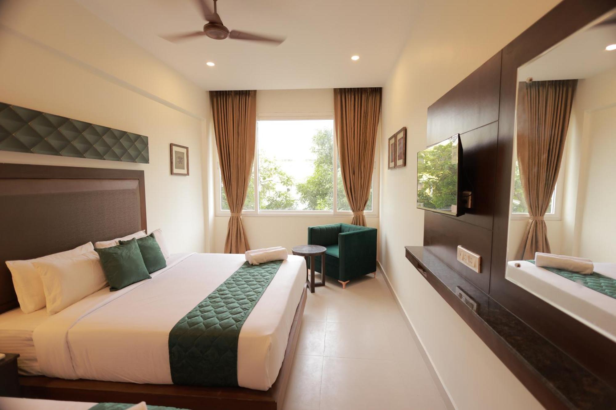 Hotel Aavudai Grand Aralvaimozhi Ngoại thất bức ảnh