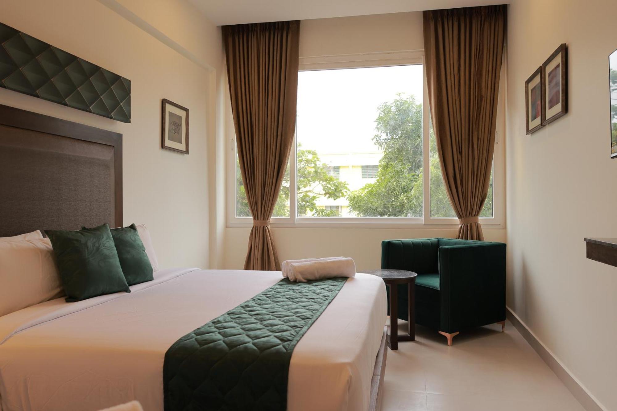 Hotel Aavudai Grand Aralvaimozhi Ngoại thất bức ảnh