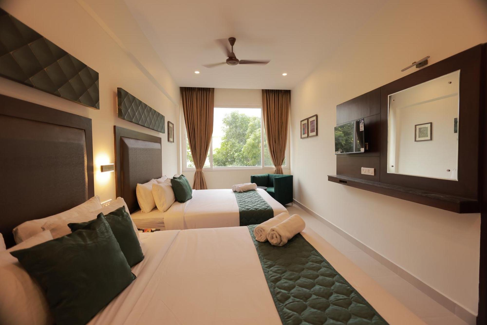 Hotel Aavudai Grand Aralvaimozhi Ngoại thất bức ảnh
